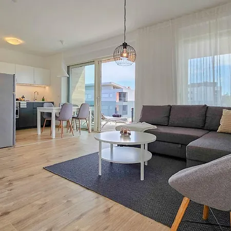 Atemberaubendes Nur 300 Meter Zum Strand Mit Pool, 2 Balkonen, Klima, Wifi * Новиград