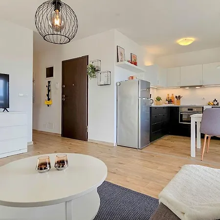 Апартаменты Atemberaubendes Nur 300 Meter Zum Strand Mit Pool, 2 Balkonen, Klima, Wifi *
